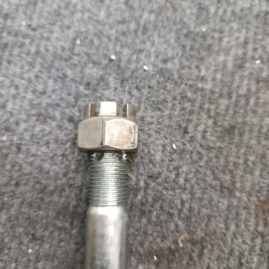 18-23 KAWASAKI NINJA400 Z400 Front Wheel Axle OEM 41068-0643