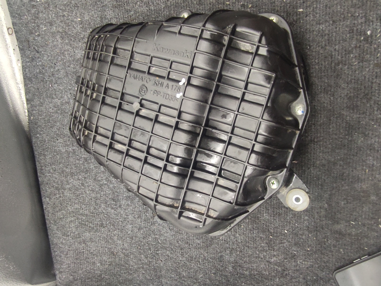 18-23 KAWASAKI NINJA 400 EX400 Airbox Air Intake Filter Box 11010-1858 KHIA178