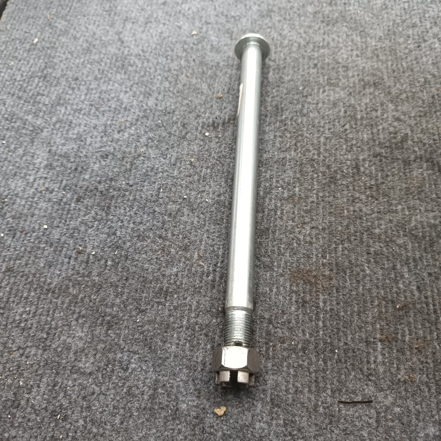 18-23 KAWASAKI NINJA400 Z400 Front Wheel Axle OEM 41068-0643